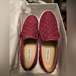 Steve Madden Never Worn Sneakers!!